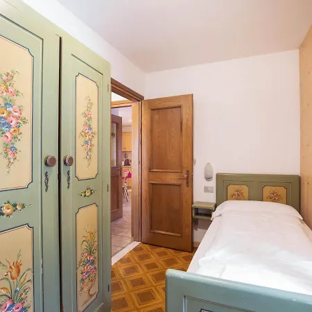 Ciasa Lino Sas Da Le Doudesc