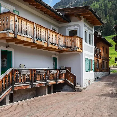 Ciasa Lino Sas Da Le Doudesc